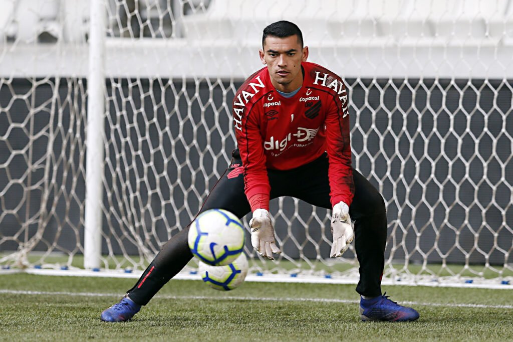 Goleiro paraibano perto de trocar o Flamengo-RJ pelo Fortaleza-CE